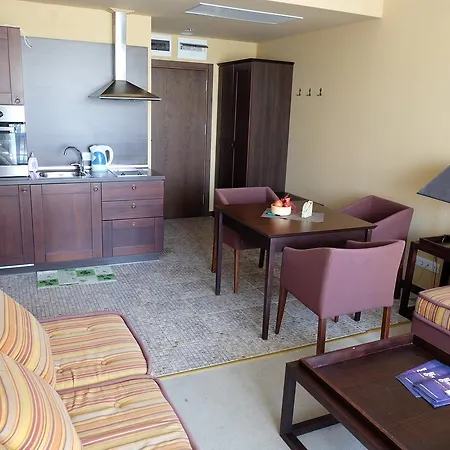 One-bedroom Private In Royal Beach *