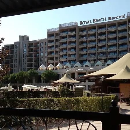 One-bedroom Private In Royal Beach Apartmán